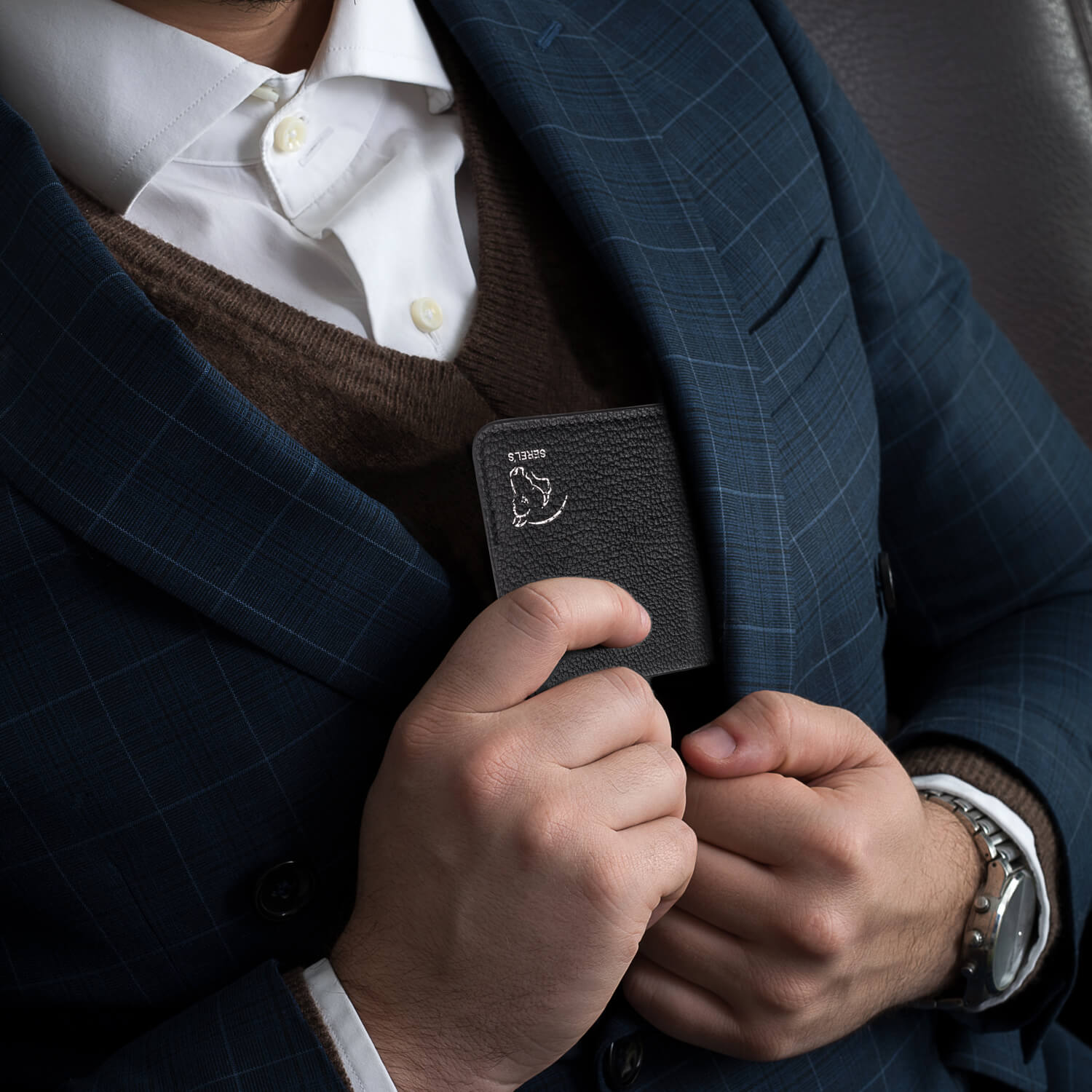 Serel's Classic Wallet Getting into the inside pocket of your jacket